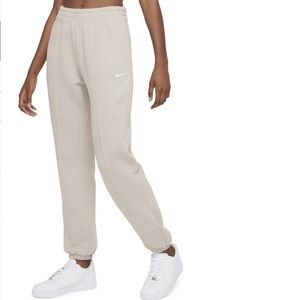 Nike Sportswear Essential Fleece Sweatpants